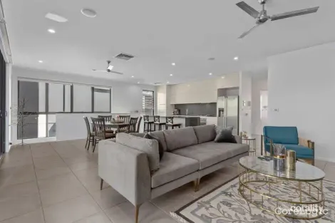Property photo of 32 Waterline Crescent Bulimba QLD 4171
