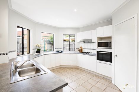 Property photo of 10 Caulfield Court Narre Warren VIC 3805