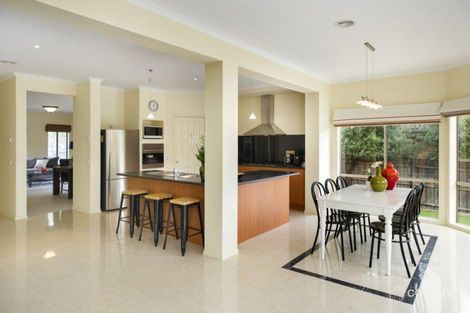 Property photo of 1 Doorawarrah Court Mount Waverley VIC 3149