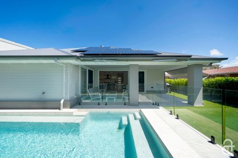 17 Bandaroo St, Warana, QLD 4575