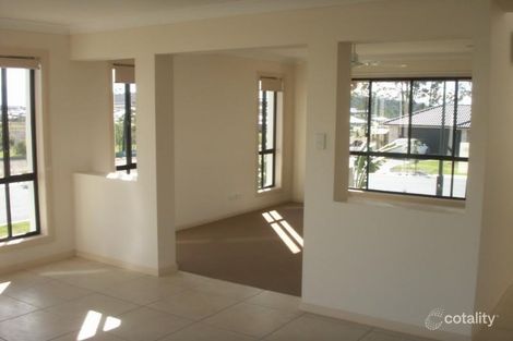 Property photo of 1/54 Codrington Circuit Pacific Pines QLD 4211