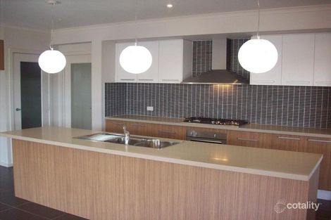 Property photo of 34 Eureka Drive Manor Lakes VIC 3024