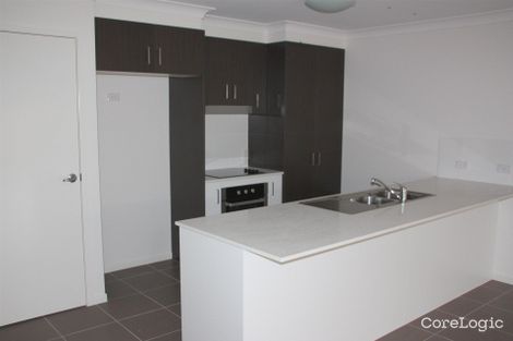 Property photo of 1/57 Milbrook Crescent Pimpama QLD 4209