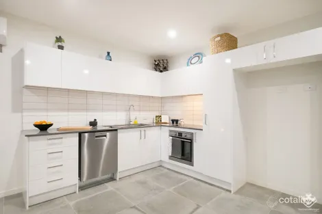 Property photo of 165 Ekibin Road East Tarragindi QLD 4121