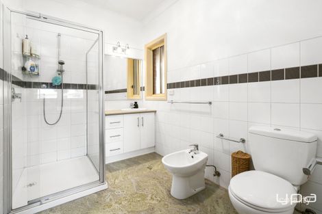 Property photo of 28 Banjo Paterson Circle Point Cook VIC 3030