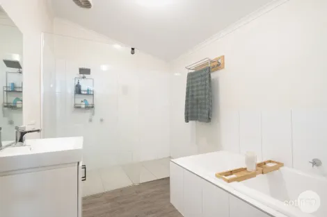 Property photo of 32 Warrenheip Road Warrenheip VIC 3352