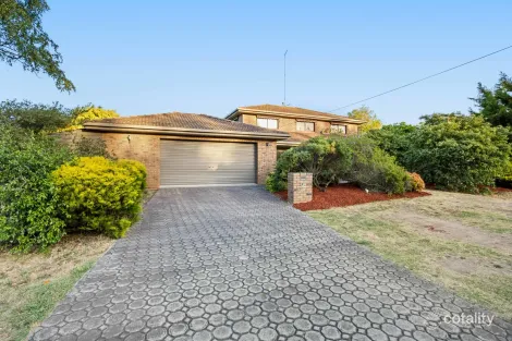 17 Tinworth Ave, Mount Clear, VIC 3350
