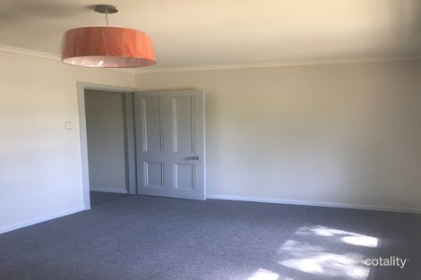 Property photo of 28 Glenalva Parade Cannons Creek VIC 3977
