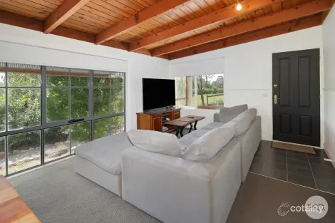 Property photo of 32 Warrenheip Road Warrenheip VIC 3352