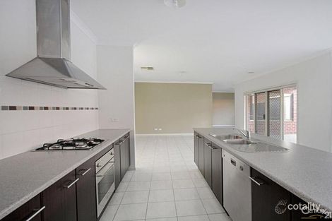 Property photo of 18 Murchison Link Pakenham VIC 3810