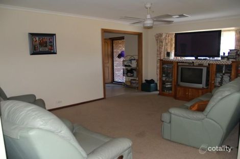 Property photo of 19 Equestrian Drive Woodcroft SA 5162