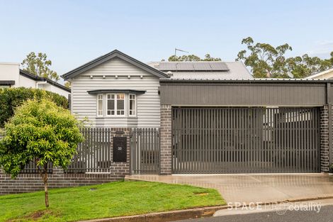 Property photo of 33 Fifth Avenue Bardon QLD 4065