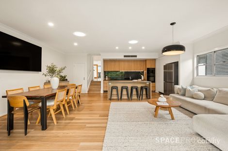 Property photo of 33 Fifth Avenue Bardon QLD 4065