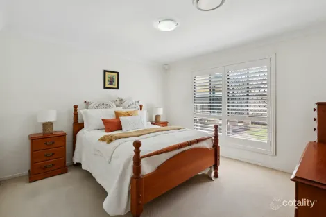 Property photo of 19 Lucinda Close Sinnamon Park QLD 4073