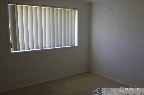 Property photo of 52 Trafalgar Way Cranbourne East VIC 3977