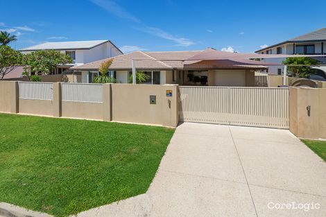 Property photo of 10 Dobell Avenue Paradise Point QLD 4216