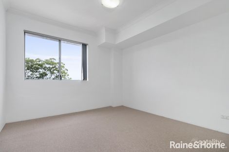 Property photo of 26/10-16 Castlereagh Street Liverpool NSW 2170