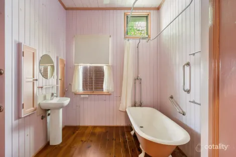 Property photo of 21 Ninth Avenue Sandgate QLD 4017