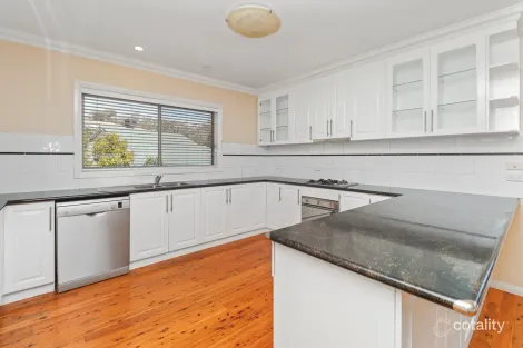 Property photo of 8 Kyalla Place Bourkelands NSW 2650