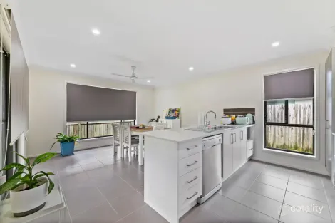 Property photo of 39 Denham Circuit Willow Vale QLD 4209