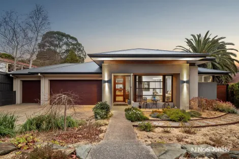 4 Olivebank Rd, Ferntree Gully, VIC 3156
