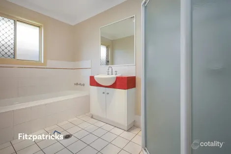 Property photo of 2 Auderdale Close Bourkelands NSW 2650