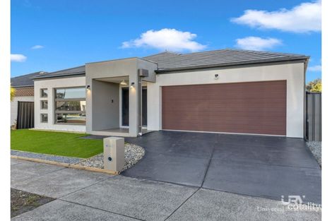 Property photo of 5 Dempster Drive Craigieburn VIC 3064