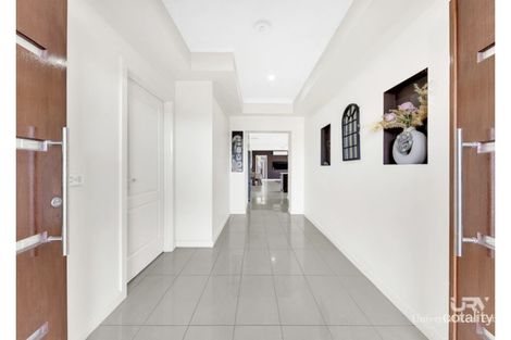 Property photo of 5 Dempster Drive Craigieburn VIC 3064