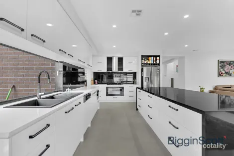 Property photo of 11 Rainone Place Tarneit VIC 3029