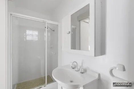 Property photo of 4 Lindfield Drive Petrie QLD 4502