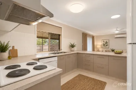 Property photo of 8 Cumberland Drive Varsity Lakes QLD 4227