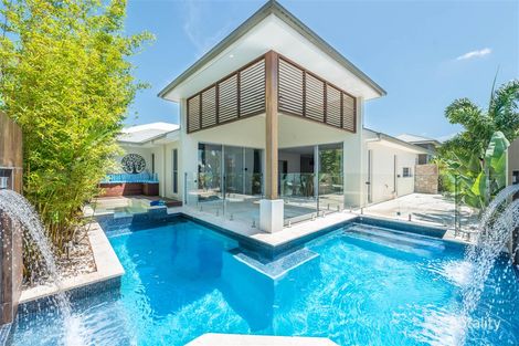 Property photo of 10 Codrington Circuit Pacific Pines QLD 4211