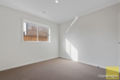 Property photo of 32 Serengeti Drive Bonnie Brook VIC 3335