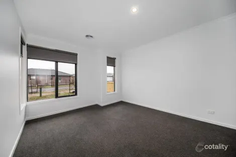 Property photo of 65 Whitecross Drive Thornhill Park VIC 3335