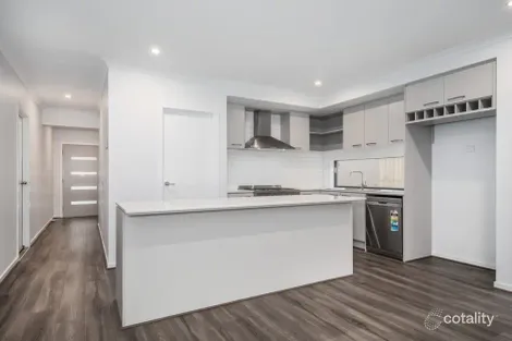 Property photo of 65 Whitecross Drive Thornhill Park VIC 3335