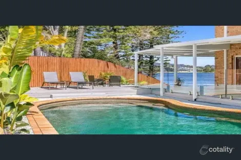 Property photo of 93 Cassowary Drive Burleigh Waters QLD 4220
