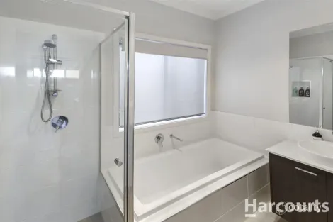 Property photo of 1/25 Rissmann Drive Horsham VIC 3400