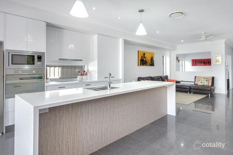 Property photo of 1/19 Nankeen Avenue Paradise Point QLD 4216