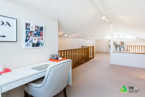 Property photo of 10 Kenworth Pass Success WA 6164