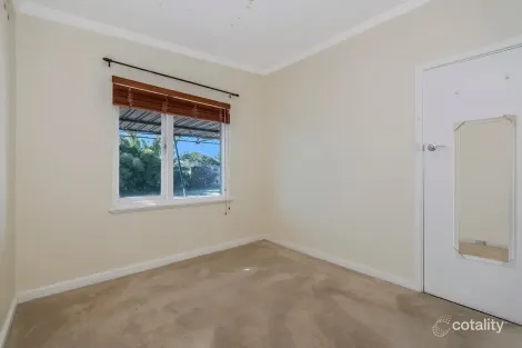 Property photo of 22 Irwin Road Embleton WA 6062