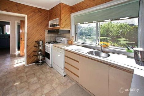 Property photo of 4 Loch Court Bentleigh East VIC 3165