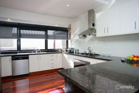 Property photo of 8 Glencara Close Westmeadows VIC 3049