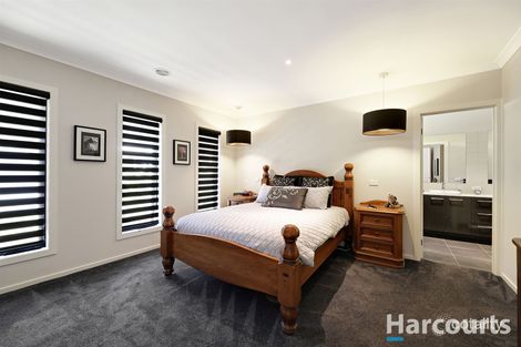 Property photo of 23 Valleyview Grove Drouin VIC 3818