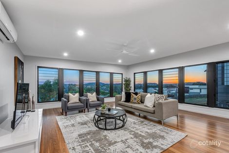 Property photo of 5 Rosebury Court Carindale QLD 4152