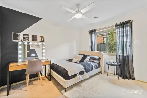 Property photo of 4 Highbury Drive Hillside VIC 3037