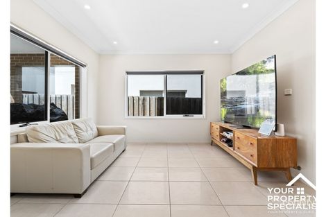 Property photo of 142 Liz Kernohan Drive Elderslie NSW 2570