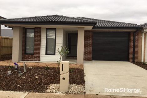 Property photo of 3 Oradala Rise Werribee VIC 3030