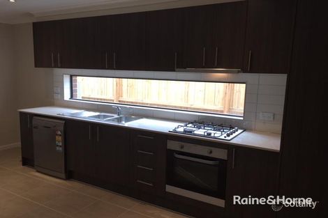 Property photo of 3 Oradala Rise Werribee VIC 3030