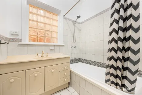 Property photo of 6 Howard Street Mount Gambier SA 5290