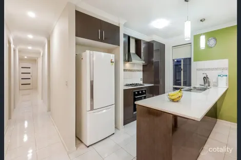 Property photo of 5 Elodea Way Cranbourne North VIC 3977